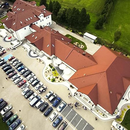 Bialy Dwor Bed and Breakfast Rychwal Exteriör bild