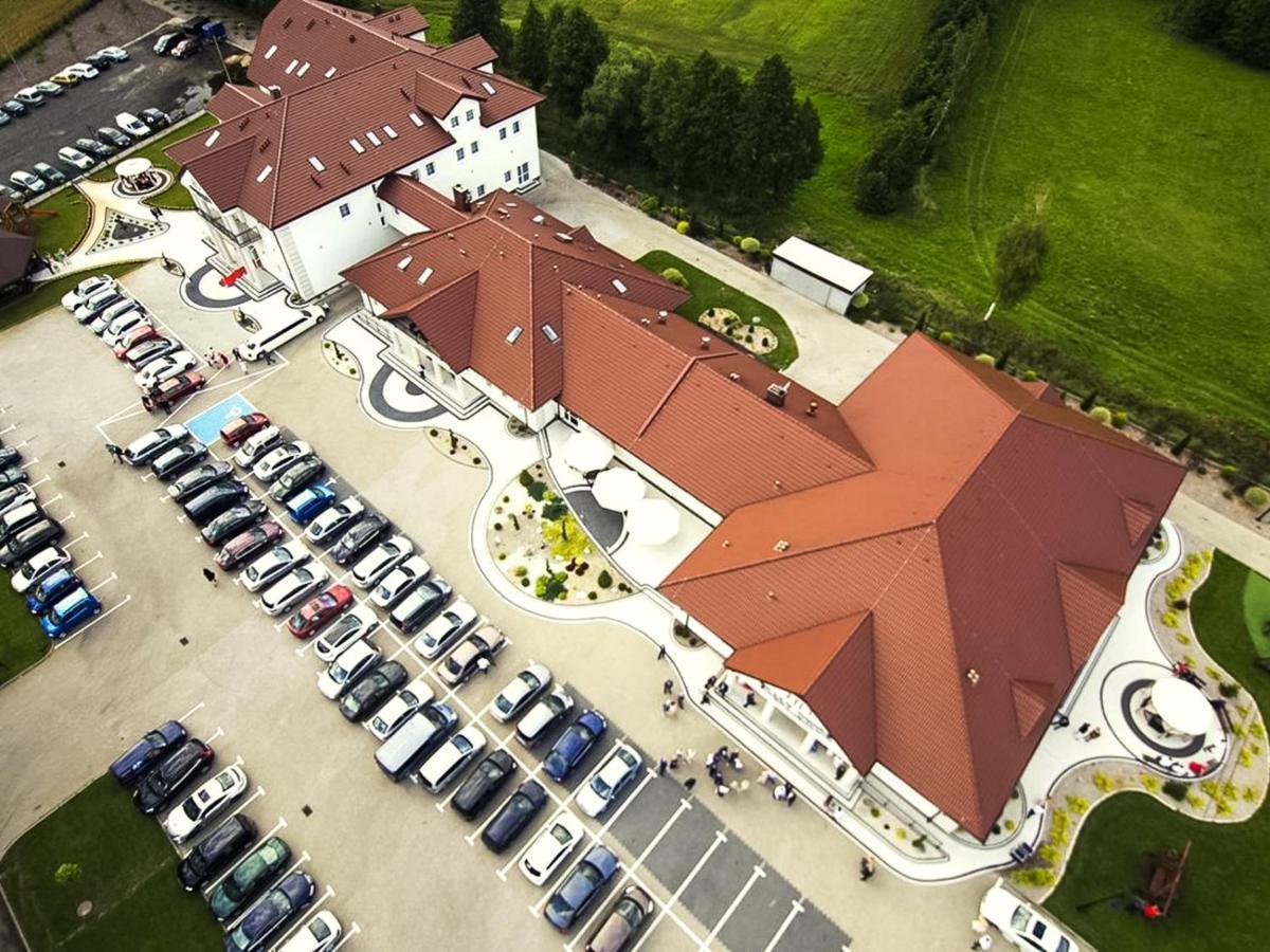 Bialy Dwor Bed and Breakfast Rychwal Exteriör bild